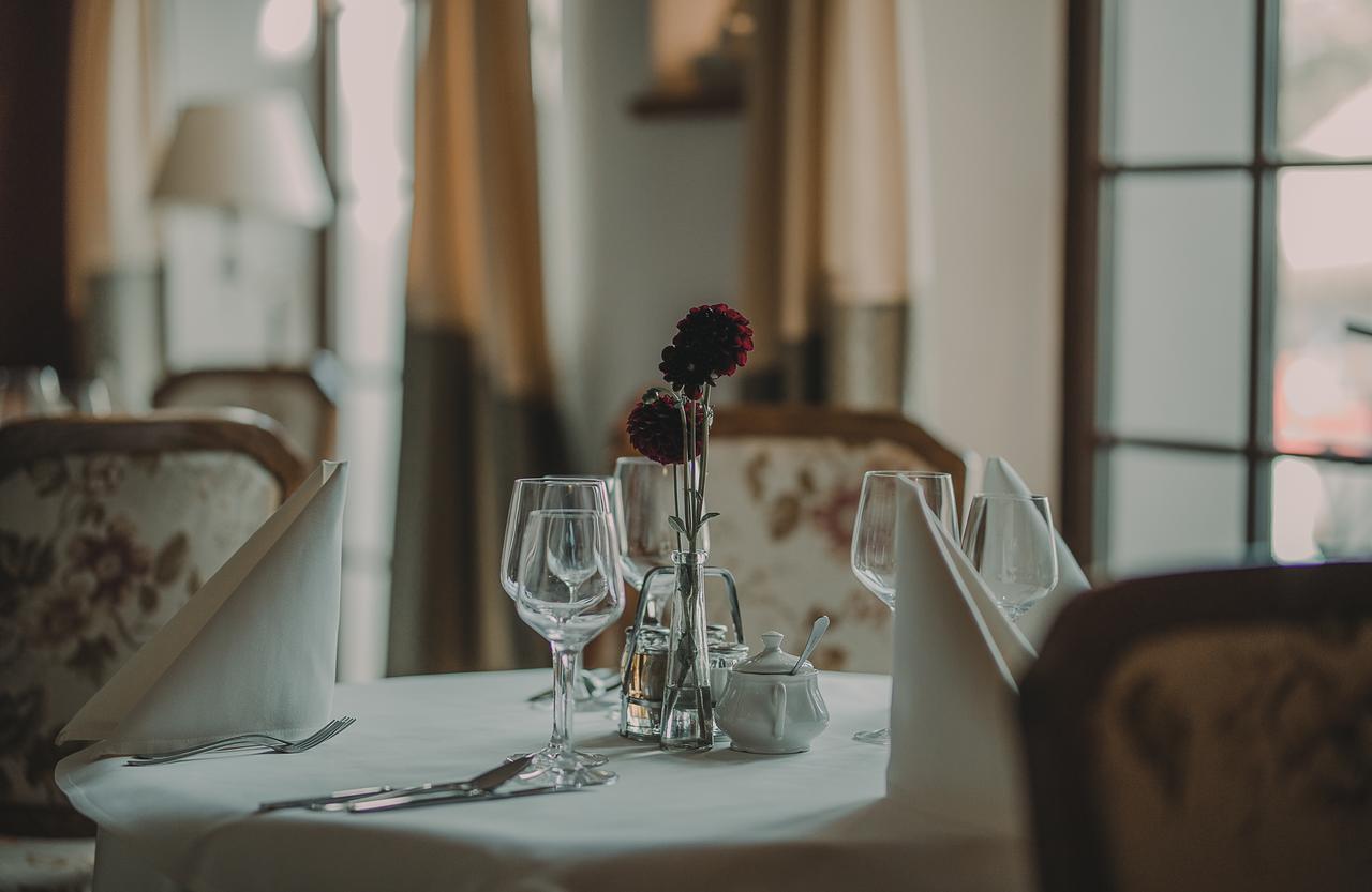 Hotel Restaurant Boss Miłosław Екстериор снимка